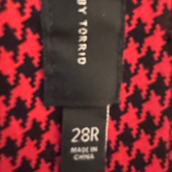 Studio by Torrid Red & Black Houndstooth Trouser A-Line Flare Pants – 28R - Picture 6 of 9